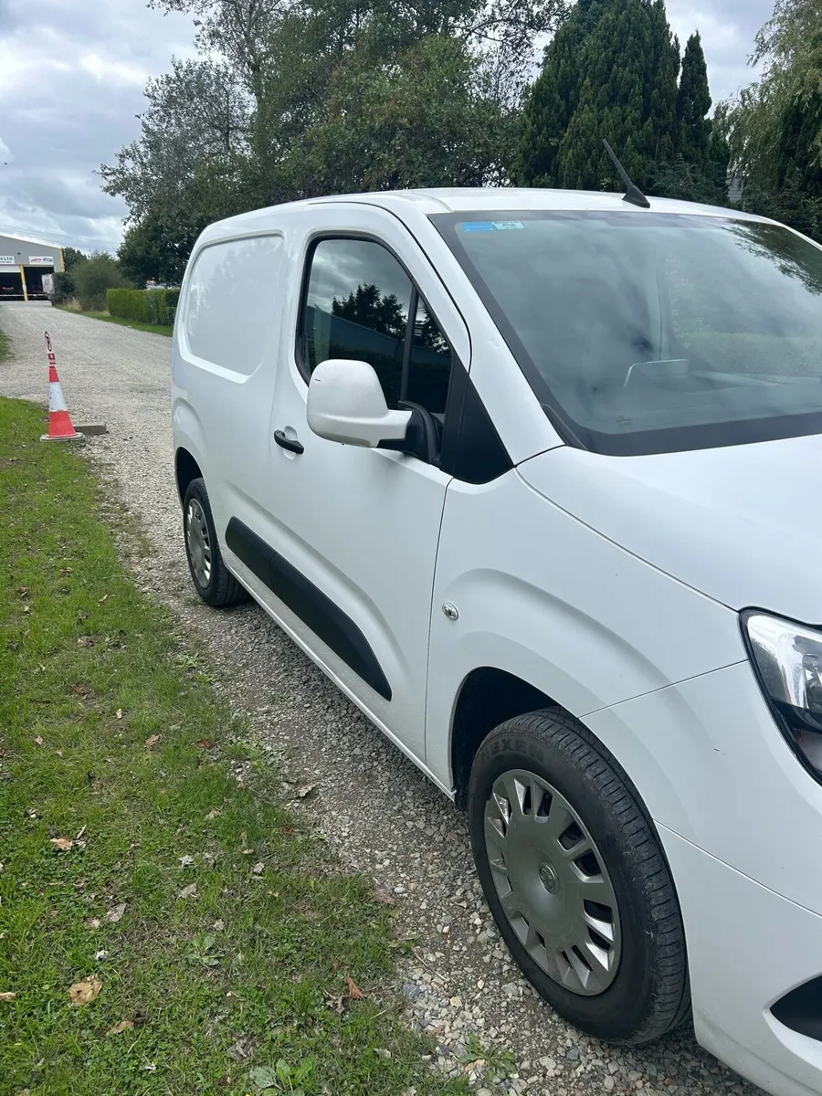 Van - Image 3