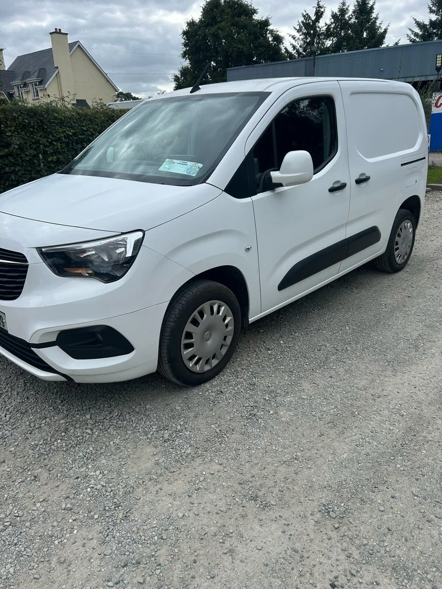 Van - Image 2
