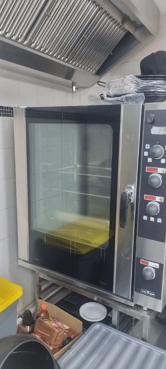 Commercial Convection Oven – 10 Racks – Excellent - Image 1