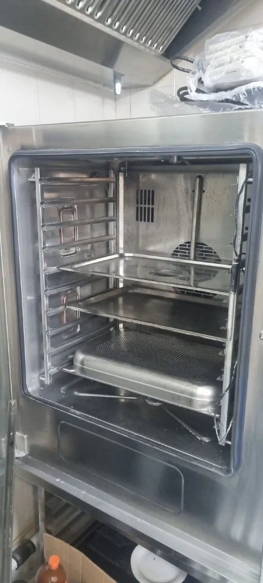 Commercial Convection Oven – 10 Racks – Excellent - Image 2