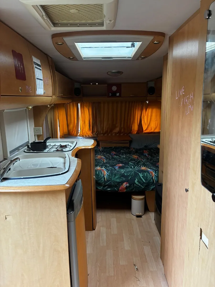Caravan - Image 4
