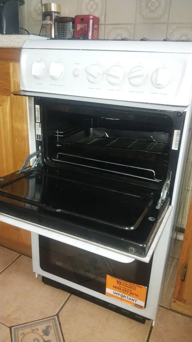 Hotpoint Gas Cooker - Image 3