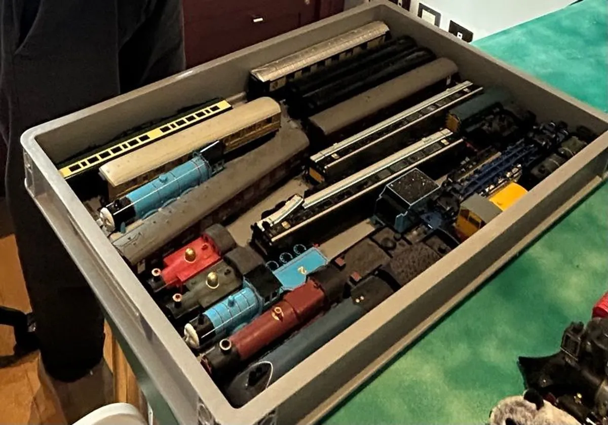 Hornby and Bachmann trains, track and controller - Image 1