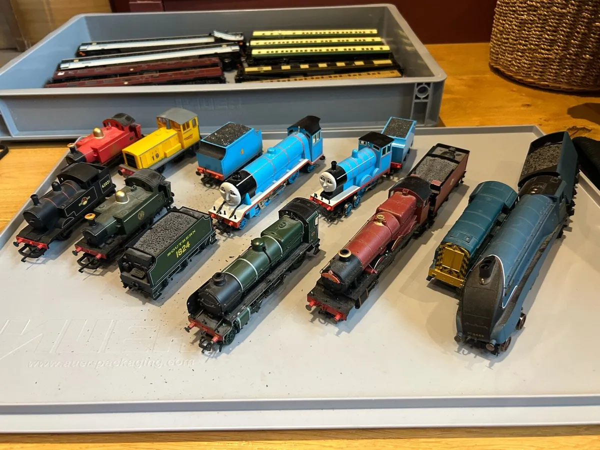 Hornby and Bachmann trains, track and controller - Image 2