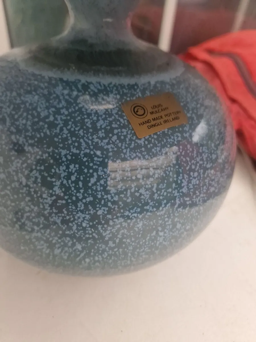 Louise Mulcahy pottery. - Image 3