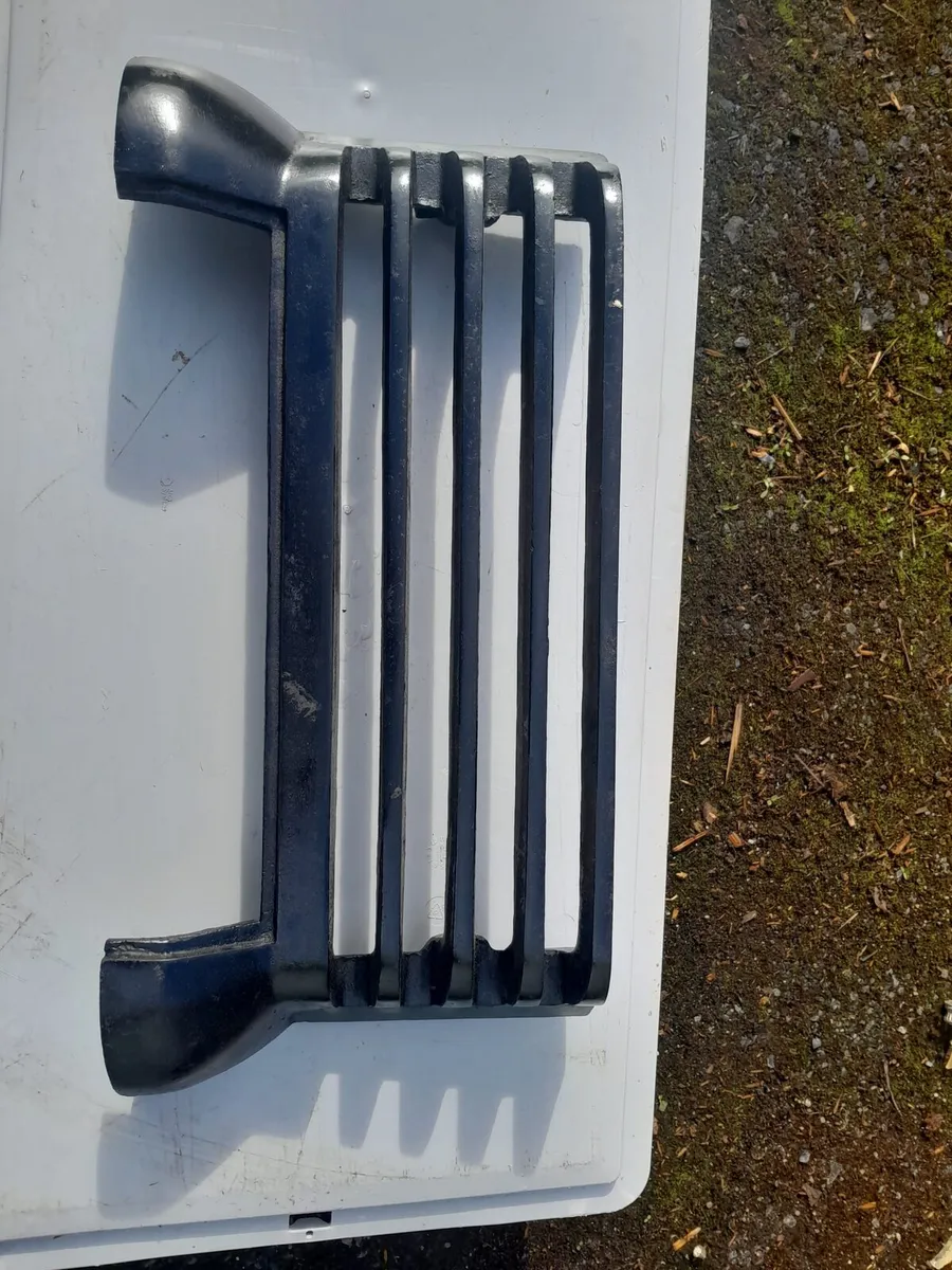 Vintage cast iron fireplace front - Image 1