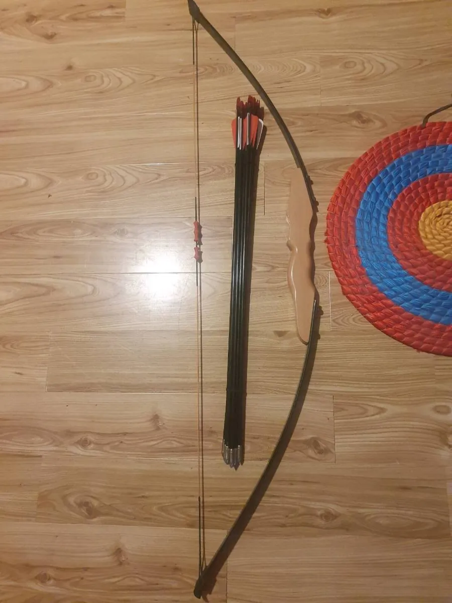 Archery Set, Bow and Arrows, with straw target - Image 1