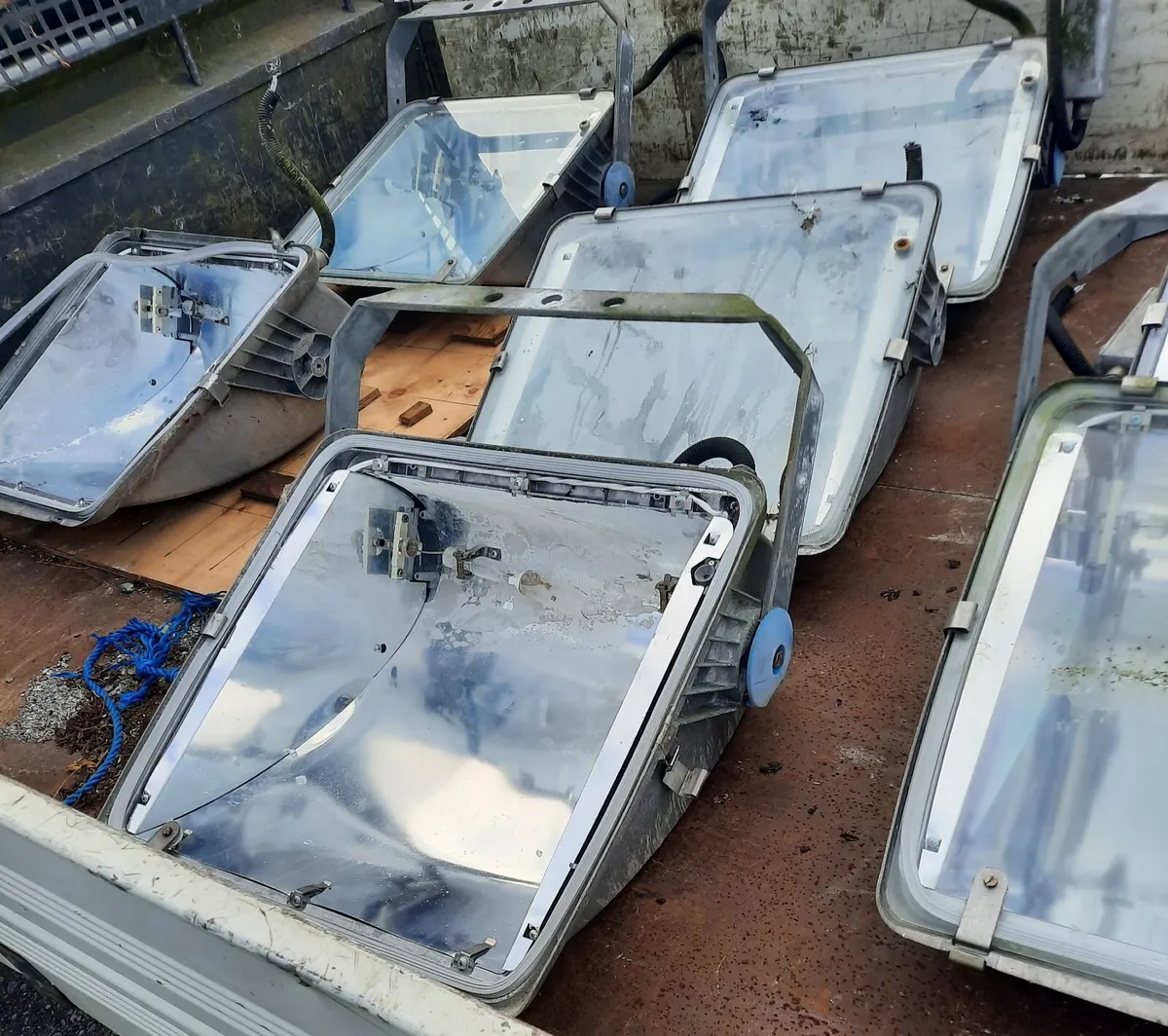 Flood lights - Image 1