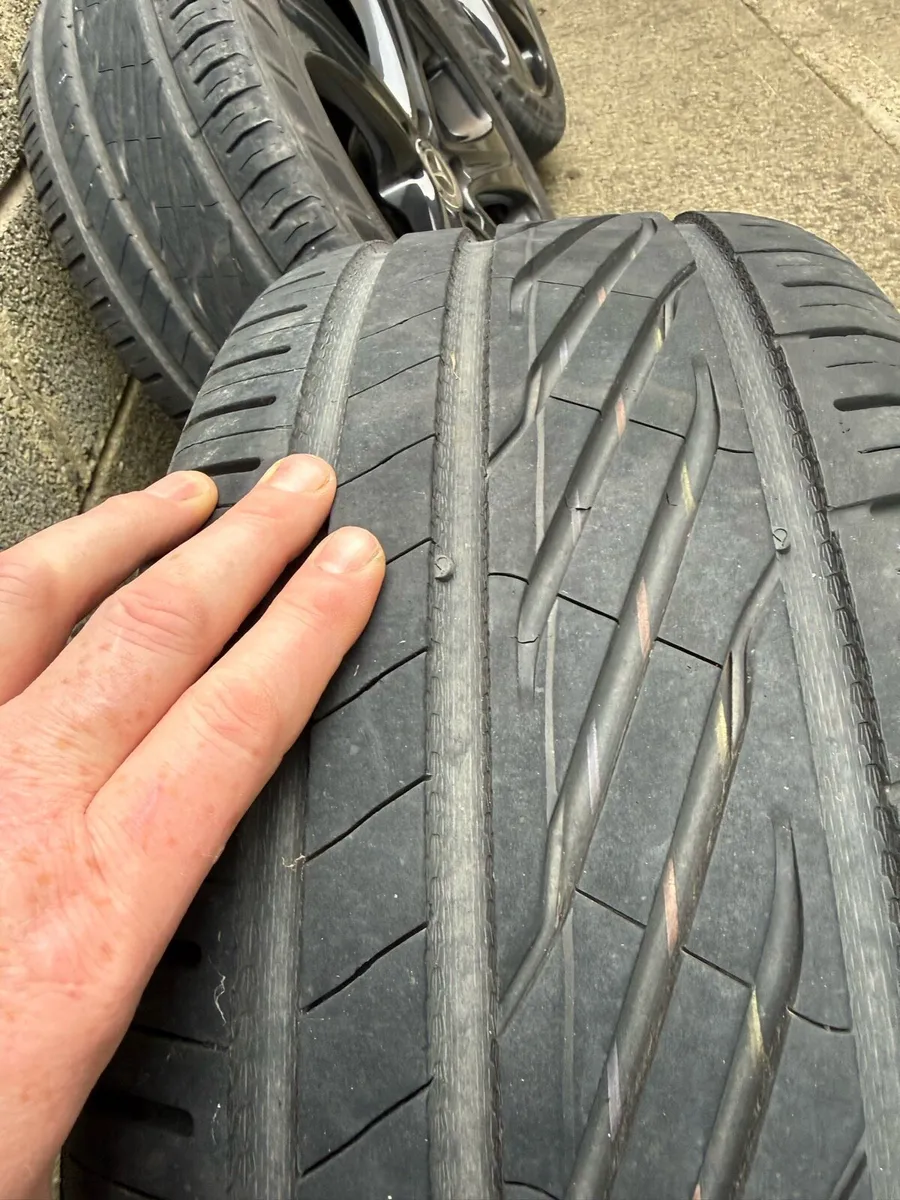 Mercedes Ecladd 5 spoke alloys - Image 3