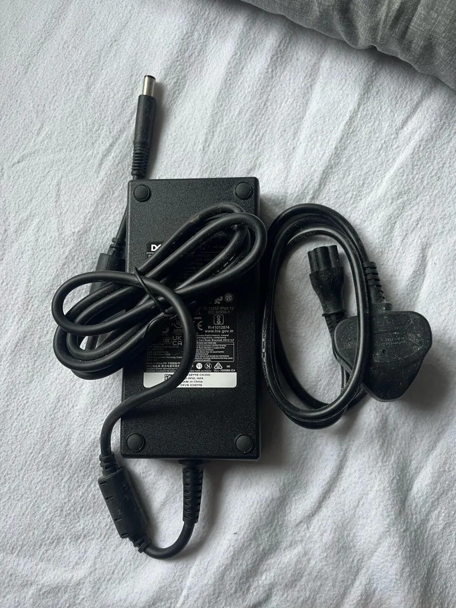 AC Adapter - Image 2