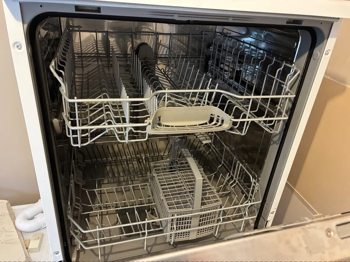 Bosch Serie 2 Freestanding Dishwasher - Image 3