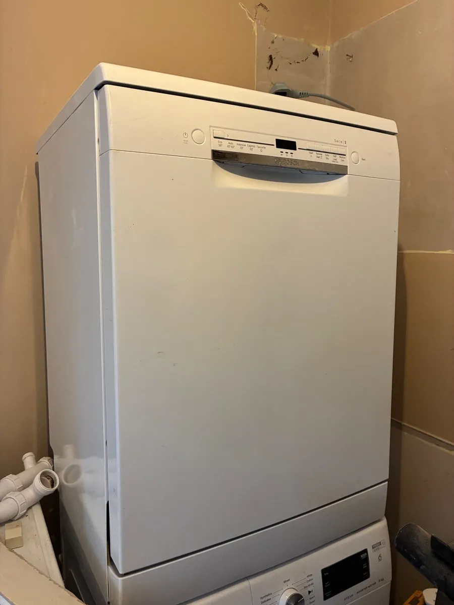 Bosch Serie 2 Freestanding Dishwasher - Image 1