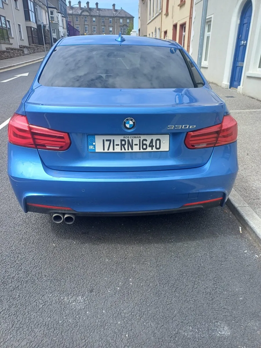BMW 330e sport hybrid 2017 - Image 2