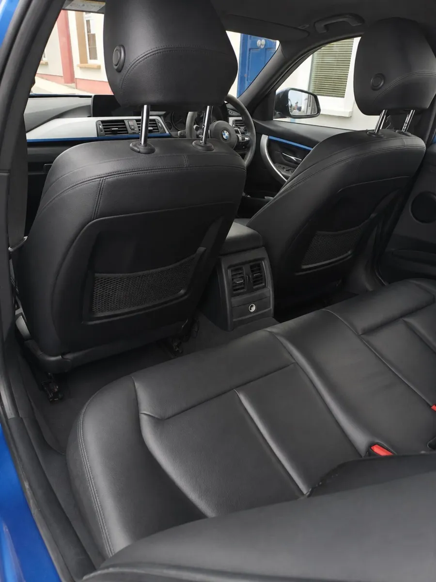 BMW 330e sport hybrid 2017 - Image 4