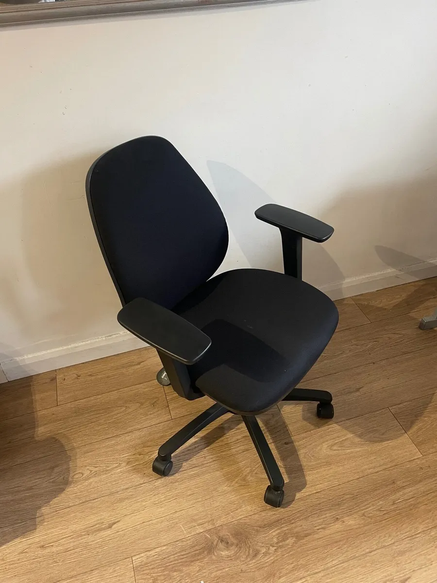 Computer Desk & Chair - Image 3