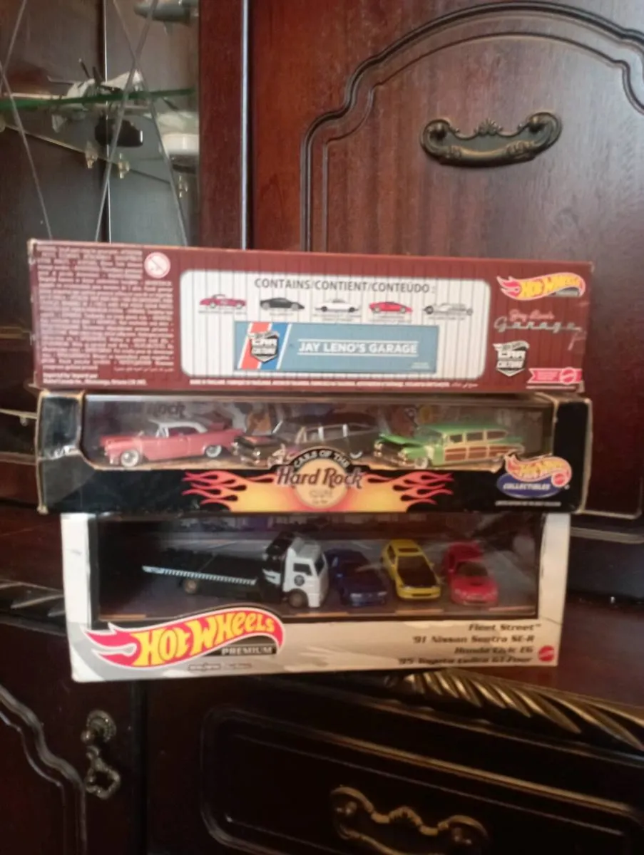 HOT WHEELS BOXSET SELLING AS A JOBLOT - Image 1