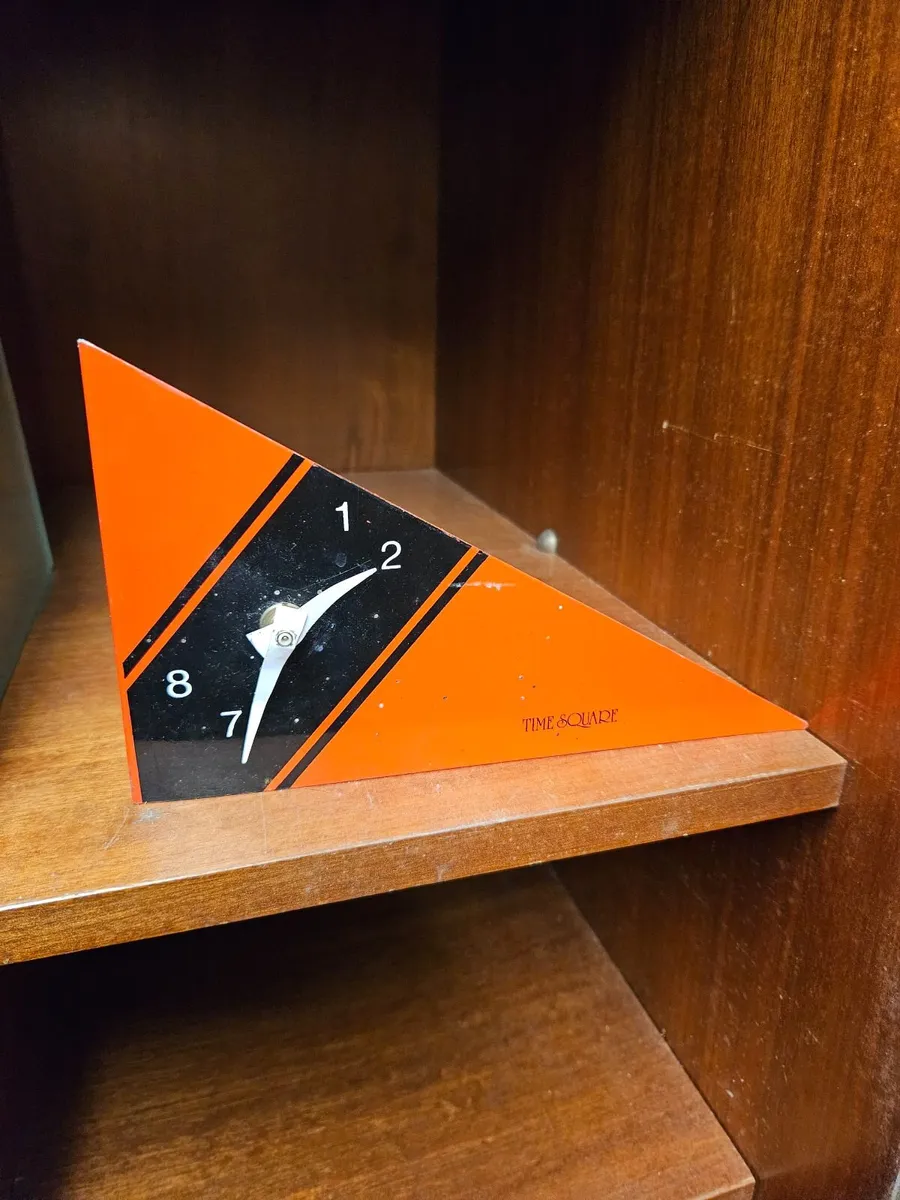 Vintage Retro Clock - Image 1