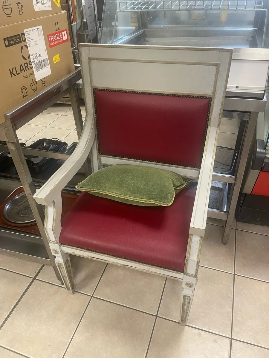 Bench and chairs - Image 3