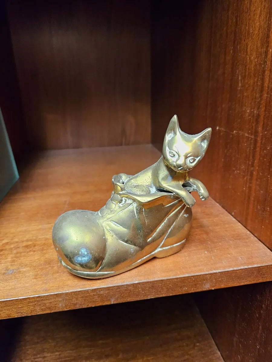 Vintage Brass Boot with Cat - Image 3