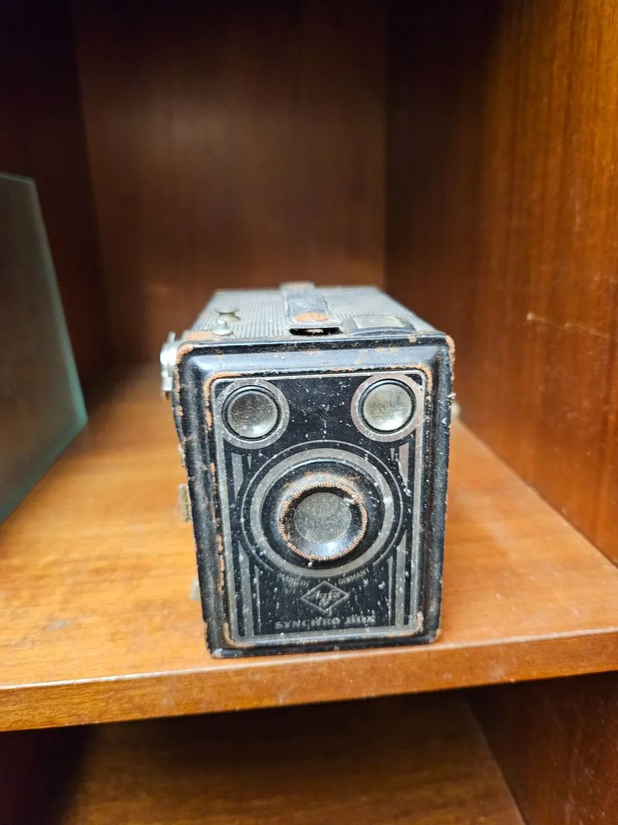 Vintage Box Camera - Image 1