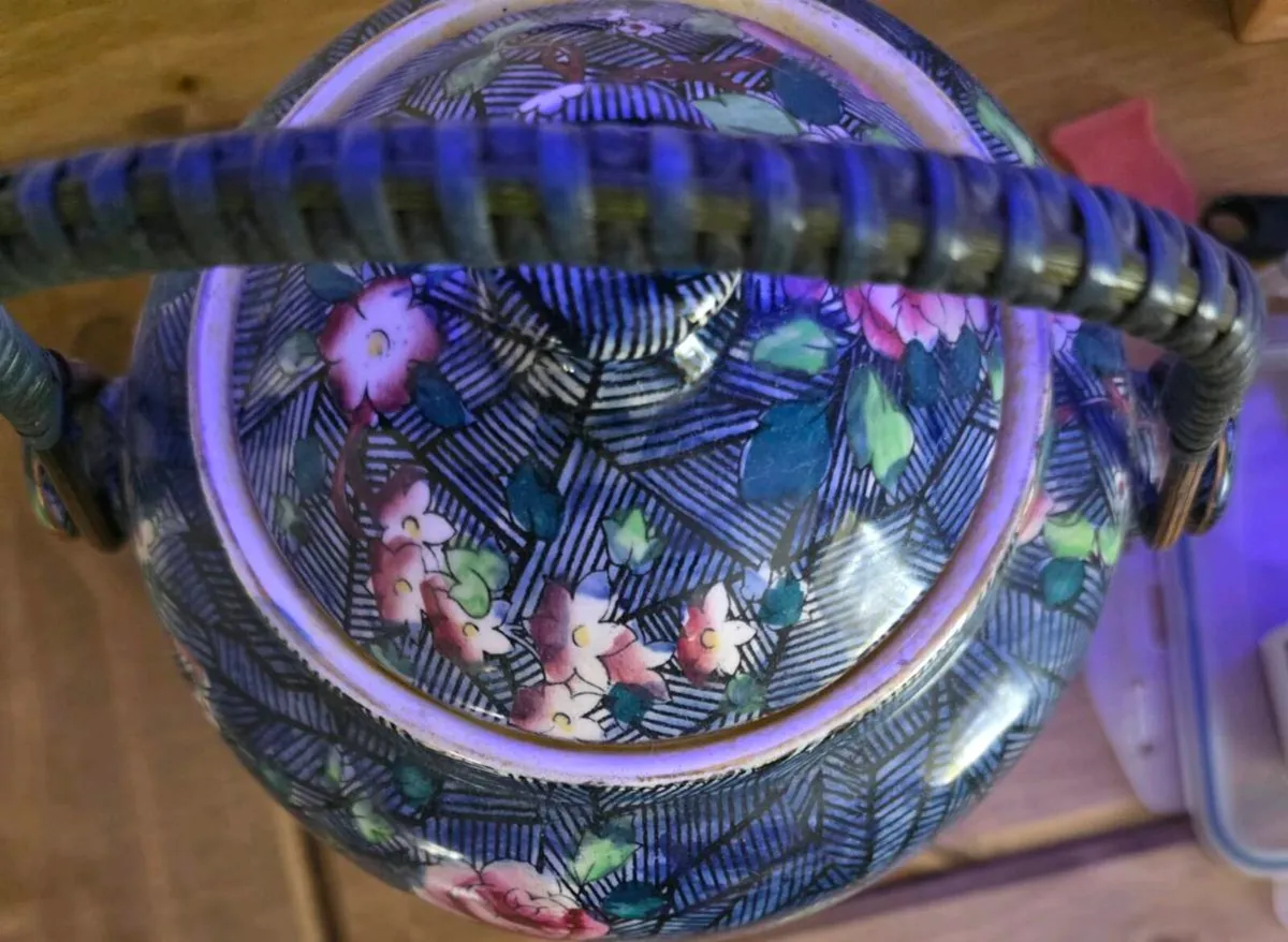Mid 20th Century Chintz biscuits Barrel - Image 2