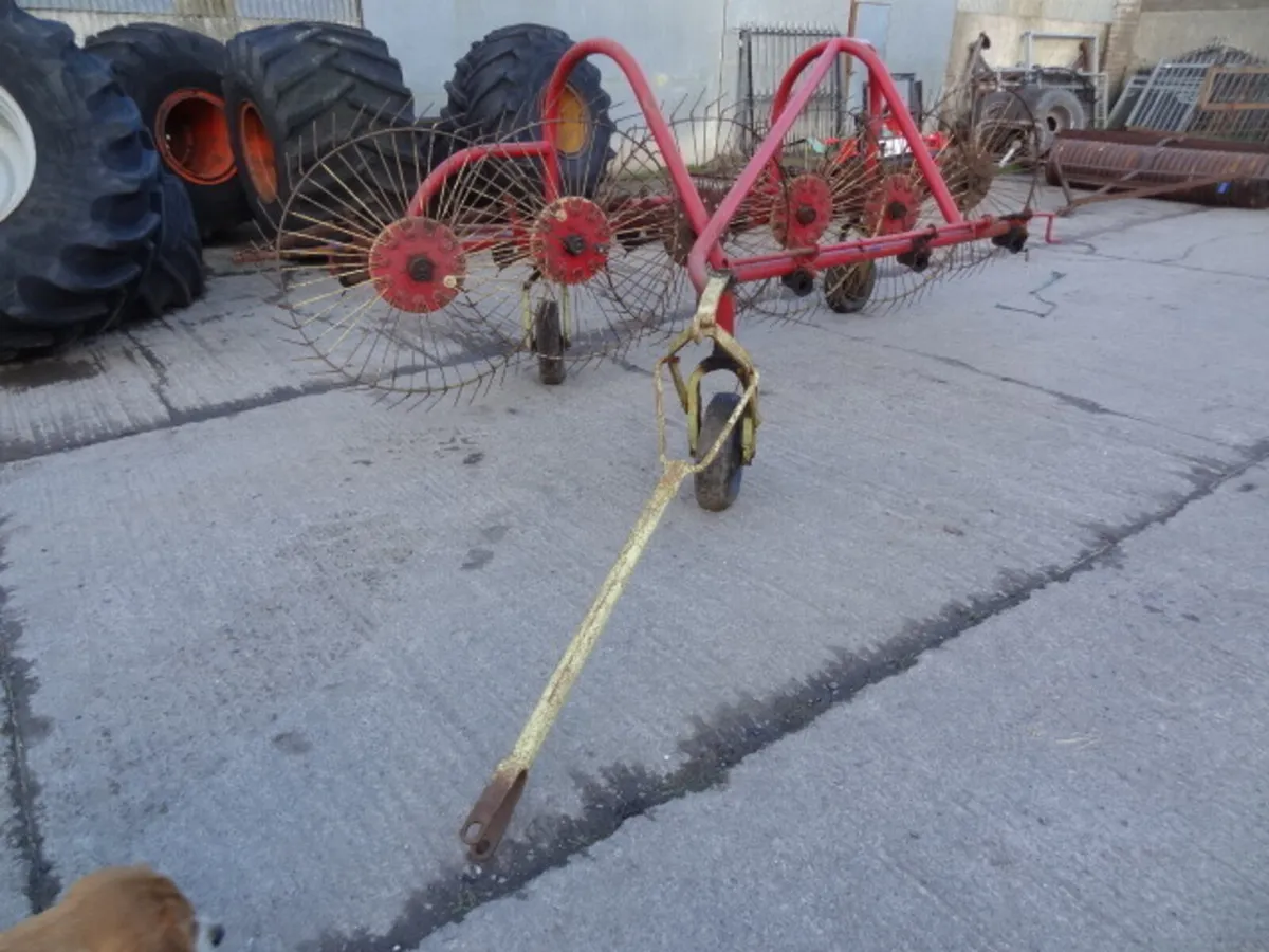 Vicon 6 Wheeled Trailed Acrobat - Image 1