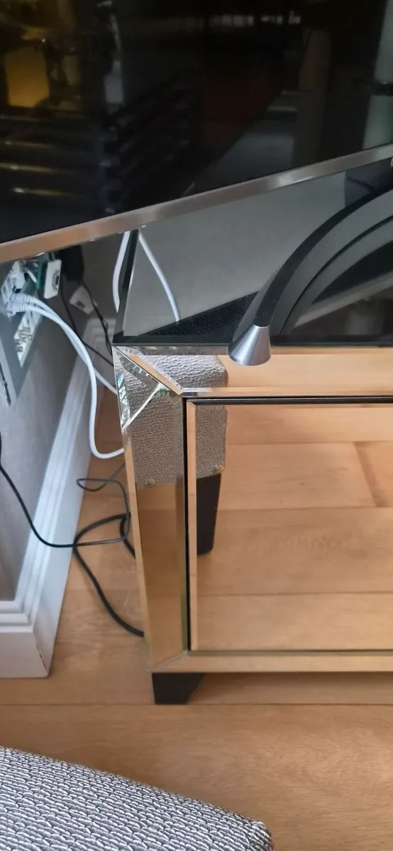 Tv stand - Image 2