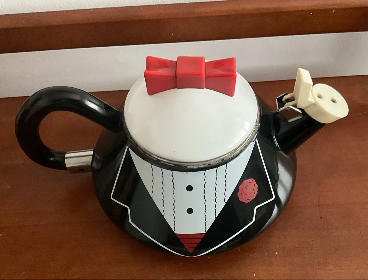 THE BUTLER KETTLE - Image 1