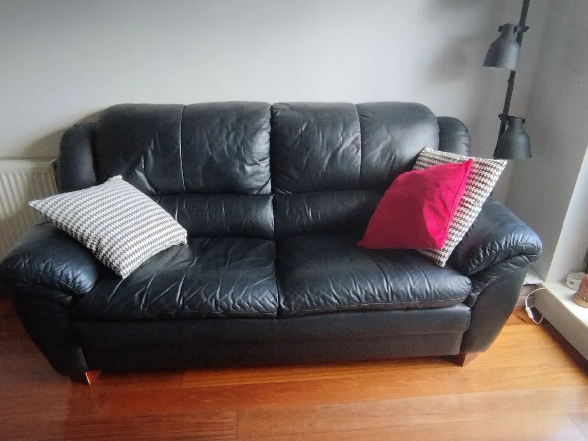 3 seater sofa for free - Image 4