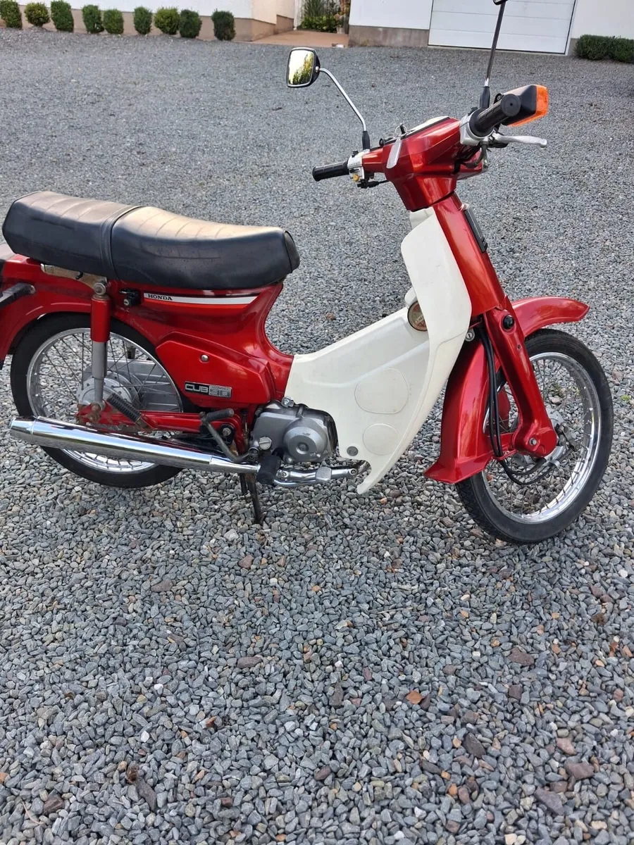 1997 Honda C90 Cub - Image 2