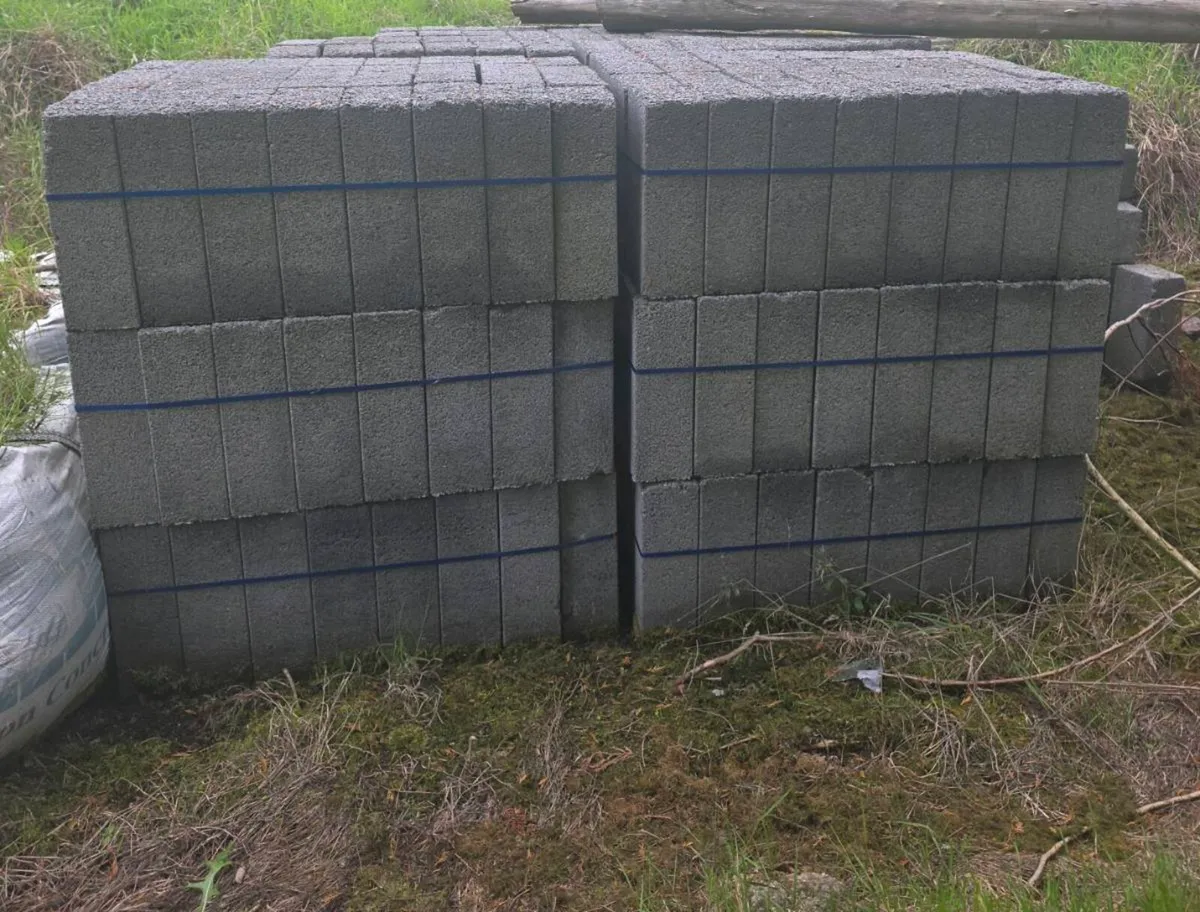 6 inch solid block's. 768 no. - Image 3