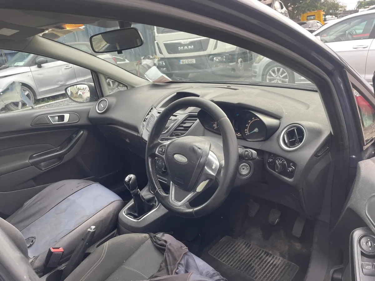 2013 Ford Fiesta - Image 4