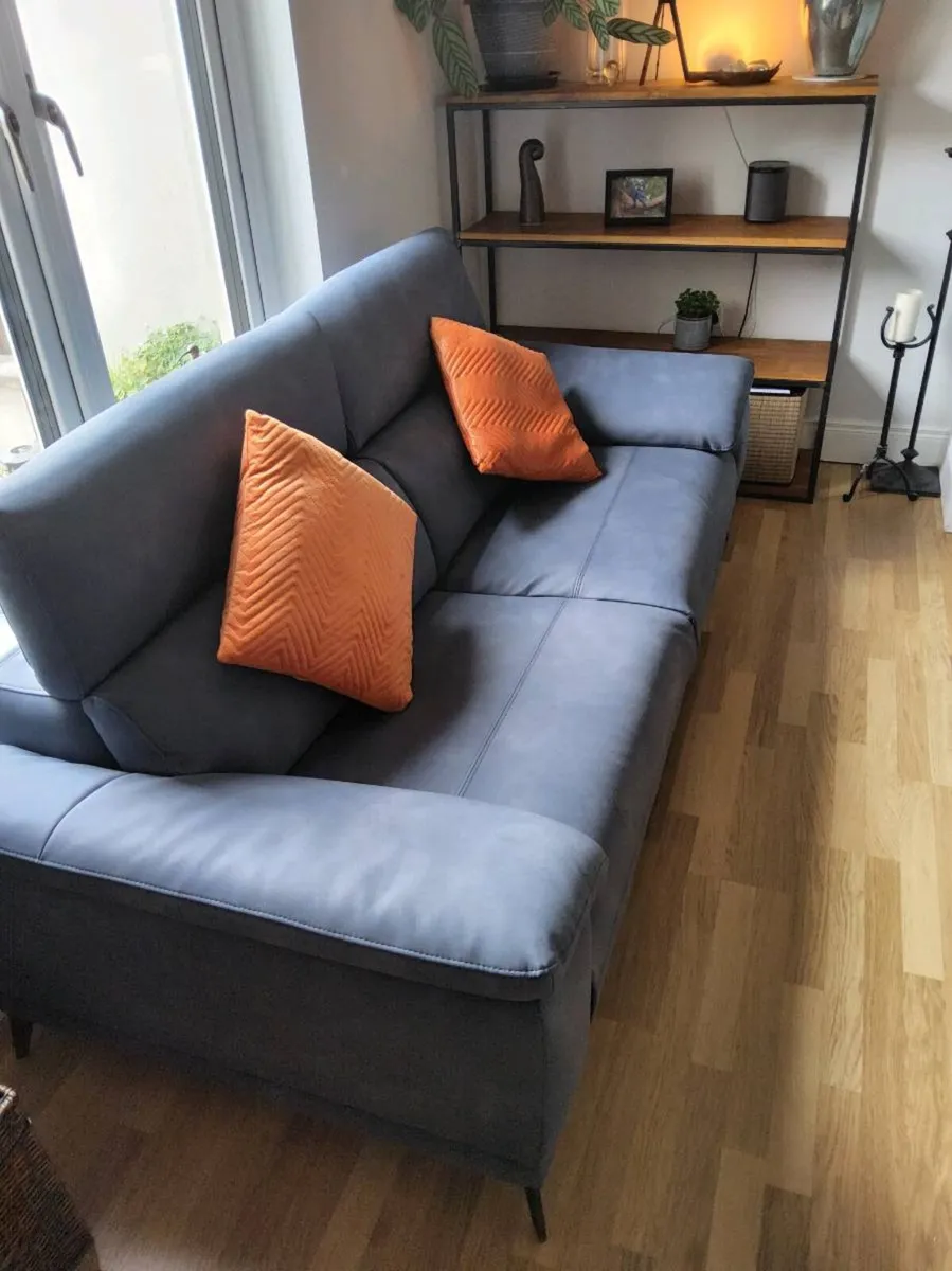 Stylish set of 2 contemporary sofas, almost new - Image 1