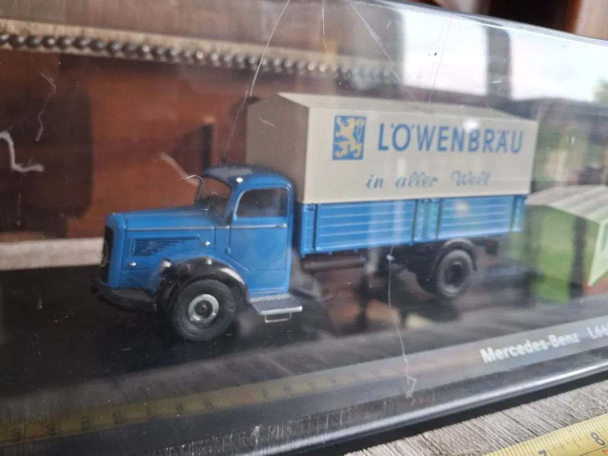 Collector's Model Mercedes Lorry - Image 2
