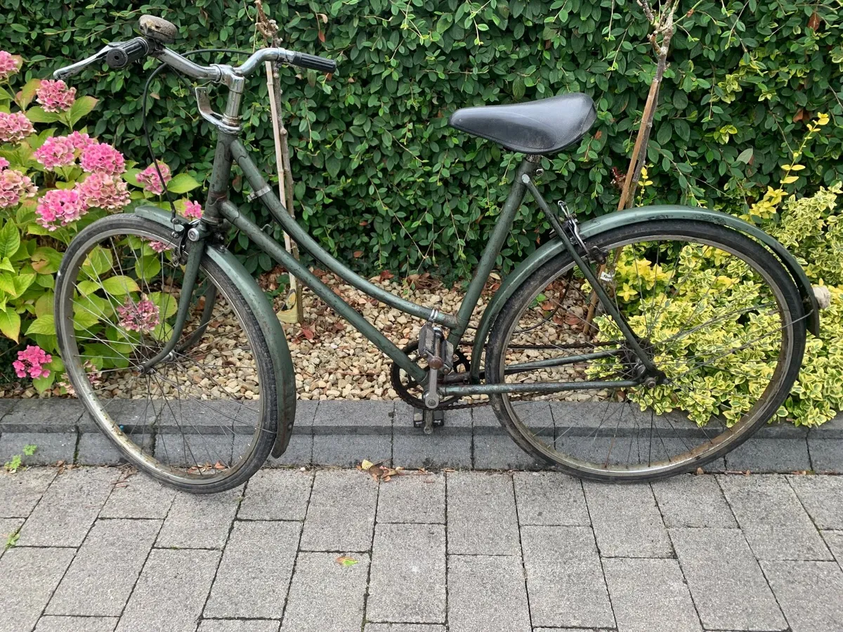 Vintage ladies Bicycle - Image 3