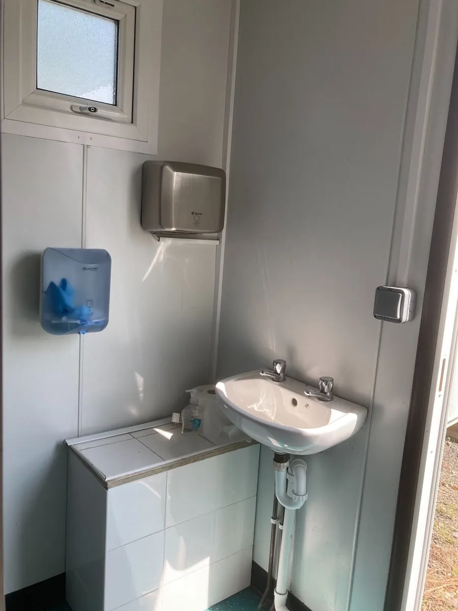 Toilet Unit - Image 2