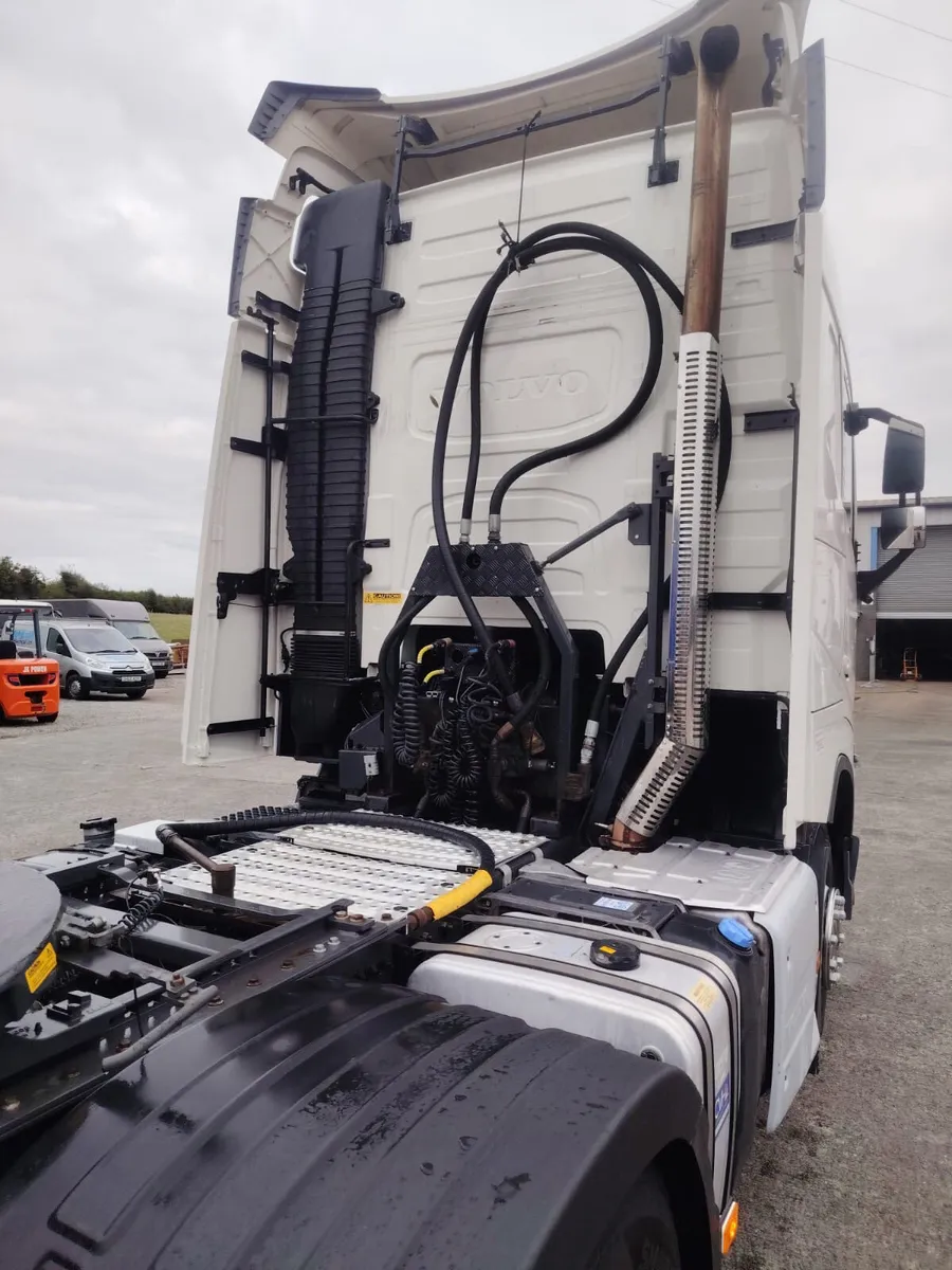 2022 Volvo FH500 Version 5 Low Kms 293,000 kms - Image 3
