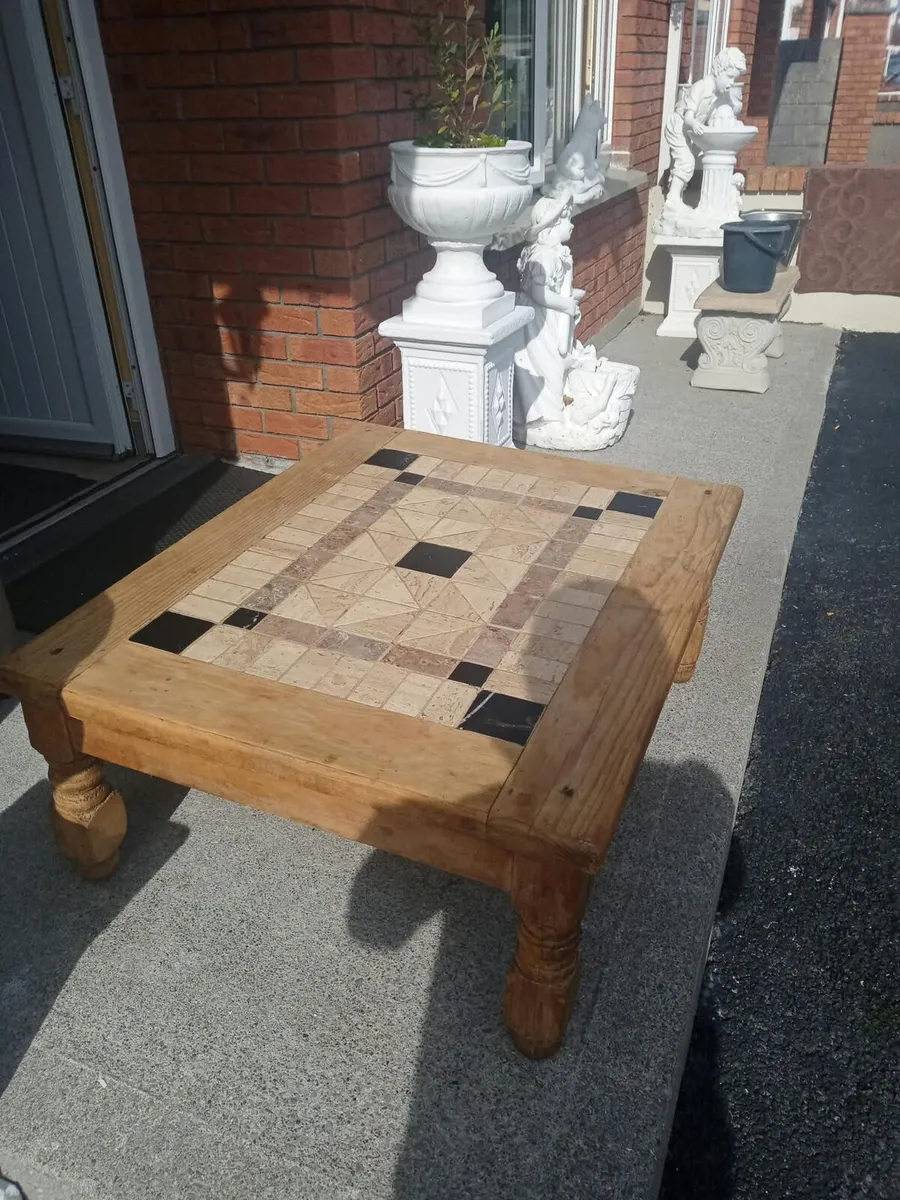 Coffee table - Image 1