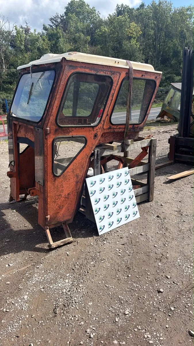 Duncan Cab to suit Universal Tractor - Image 1
