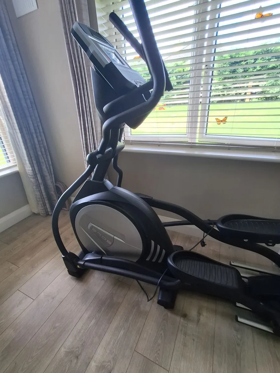 Sole Fitness E35 Elliptical Cross Trainer - Image 4