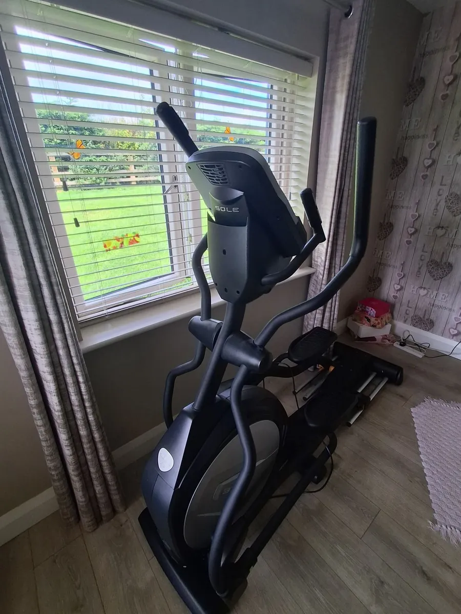 Sole Fitness E35 Elliptical Cross Trainer - Image 1