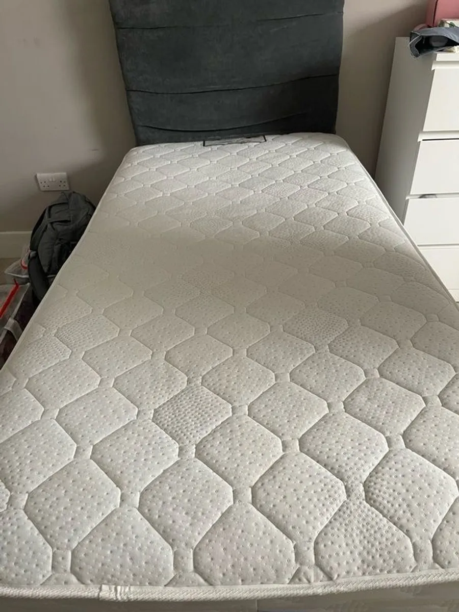 single bed and matress - Image 1