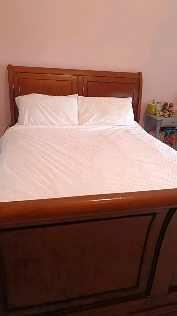 Mahogany King Size Sleigh Bed - Image 2