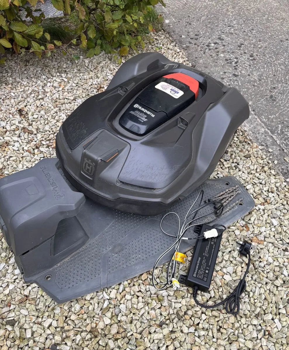 Husqvarna 450x automower - Image 1