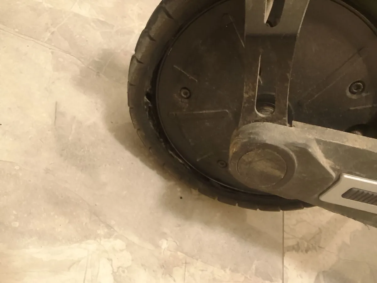 Electric Scooter - Image 2