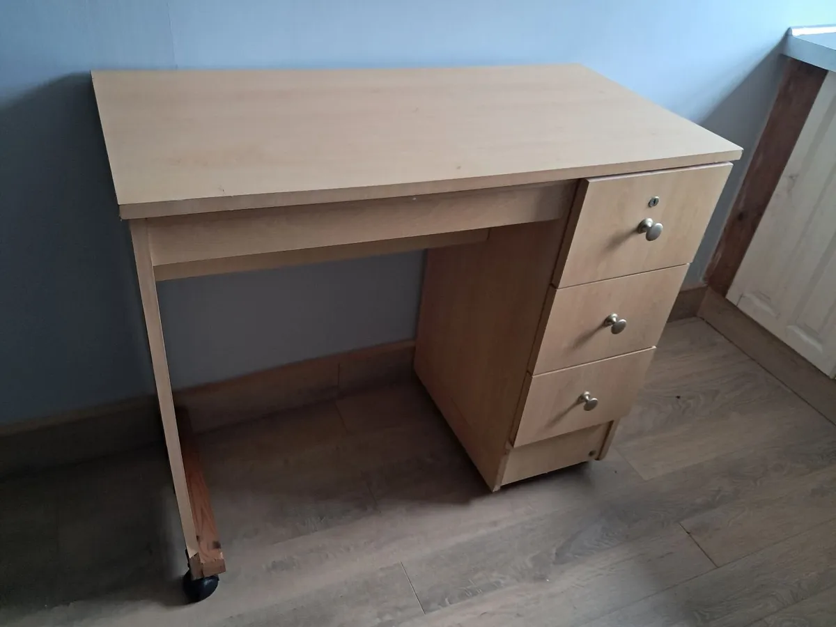 Nail desk - Image 3