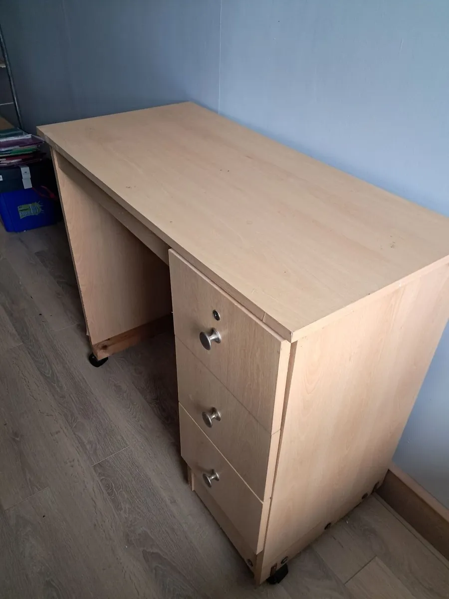Nail desk - Image 4