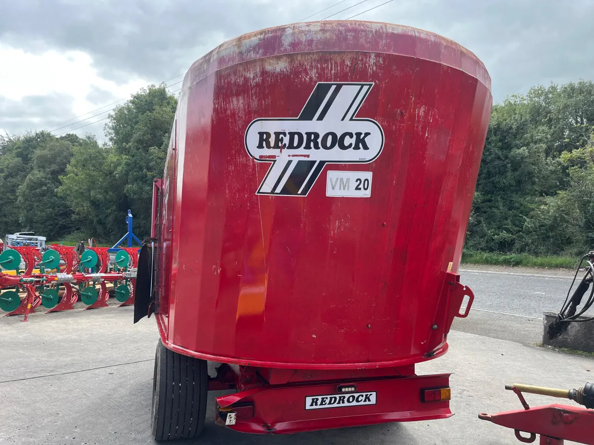 Used Redrock VM20 Twin Tub Feeder - Image 3