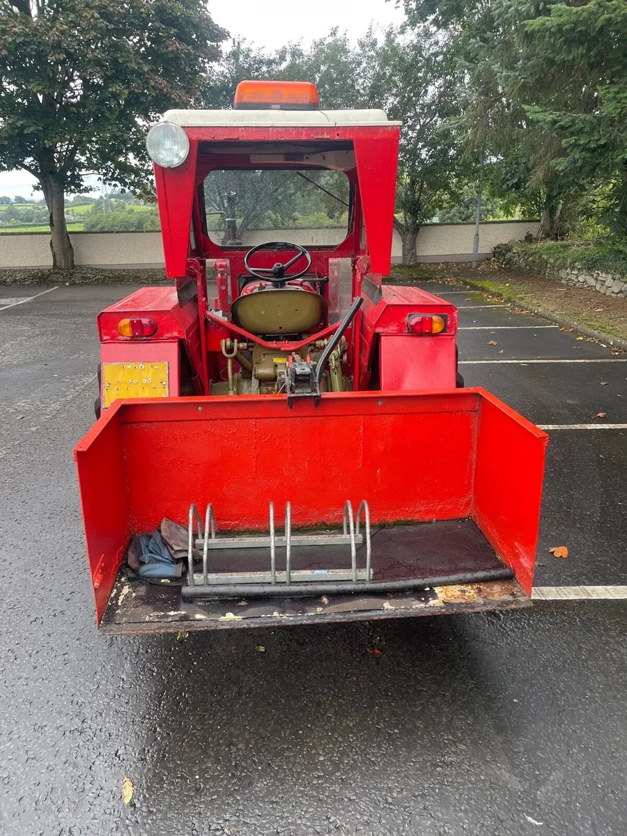 Vintage zetor tractor 4712 with quicke loader - Image 3