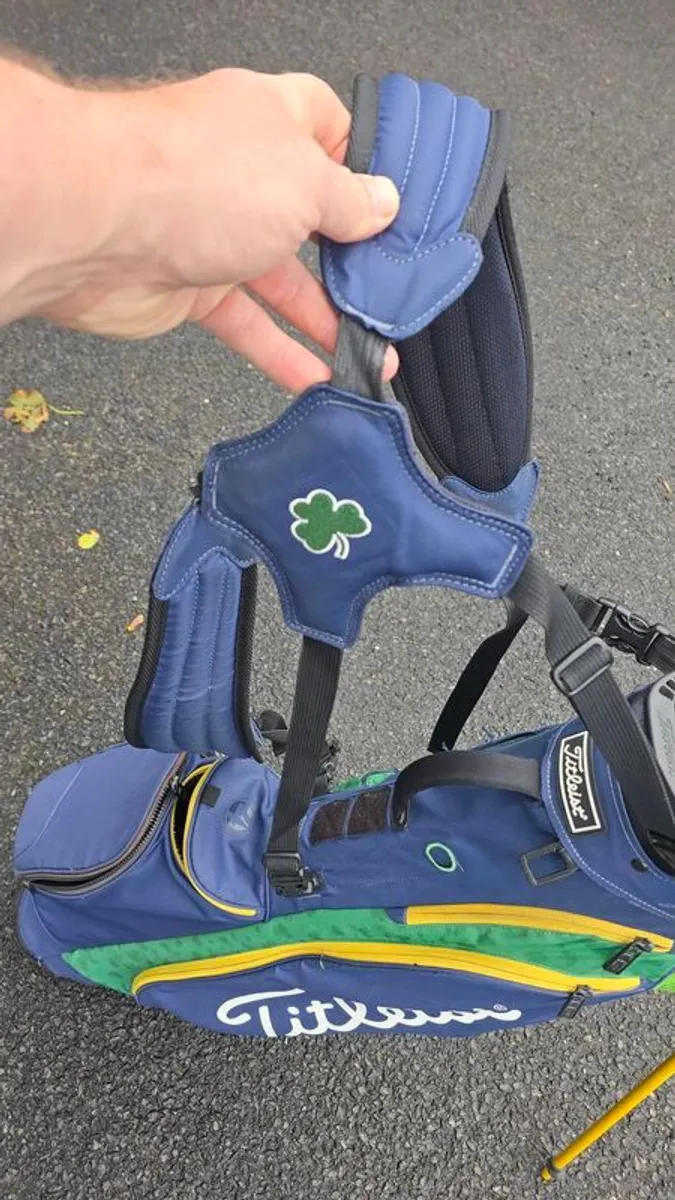 Titleist golf carry bag - Image 1